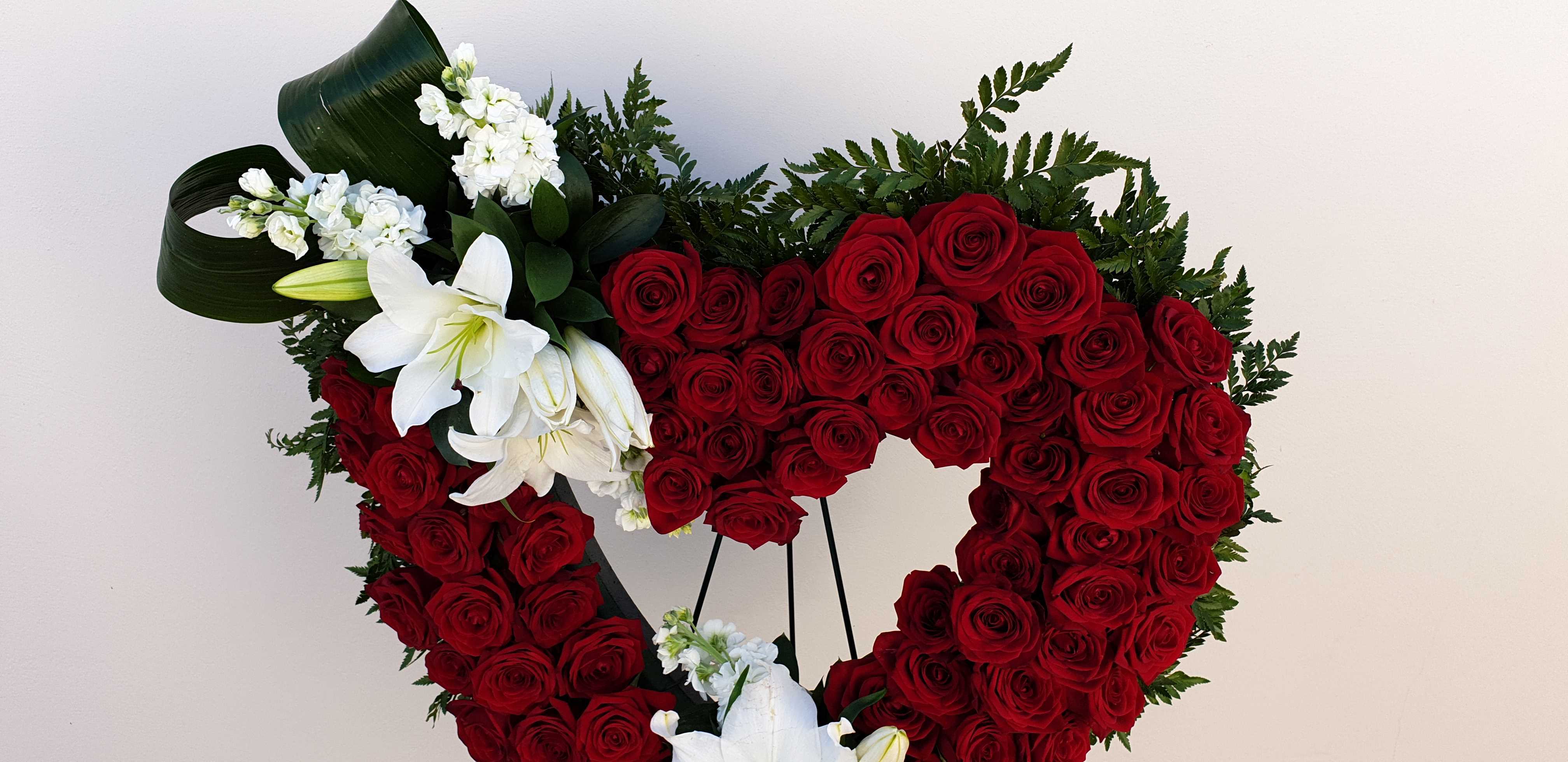 Funeral_Flowers_Extra_Large_Heart__Display_004