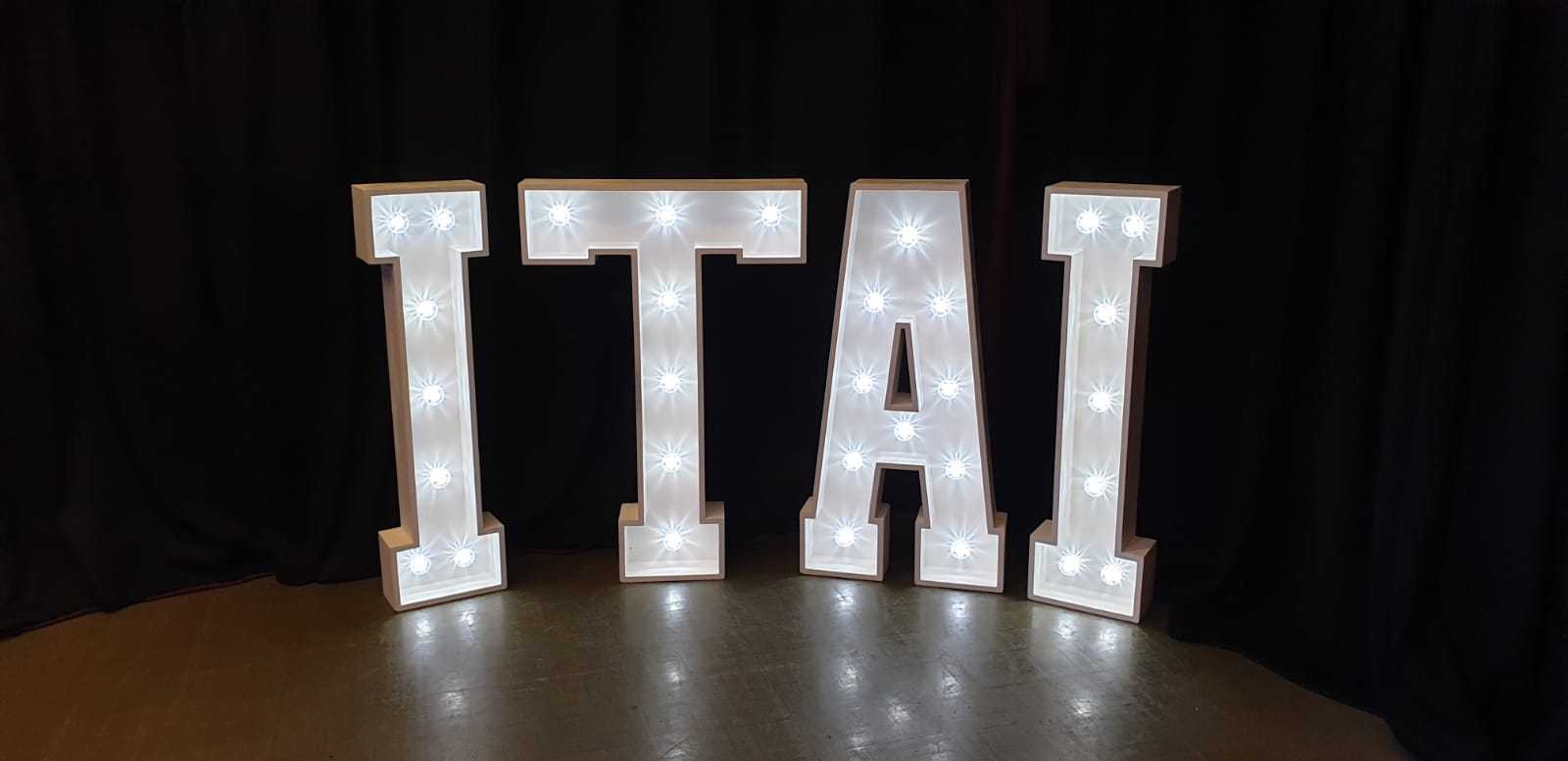 Light_Up_Letters_001