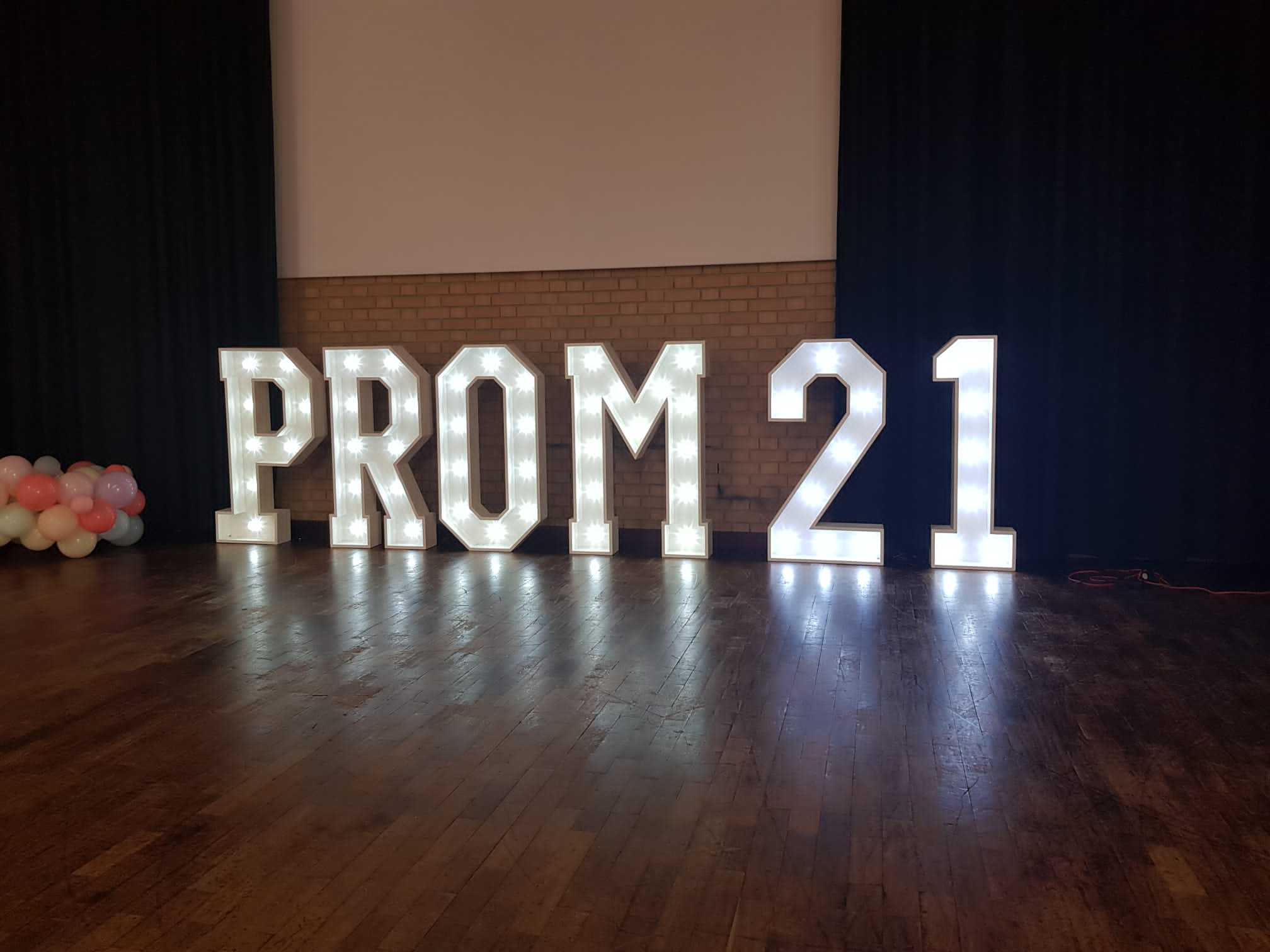 Light_Up_Letters_PROM_002